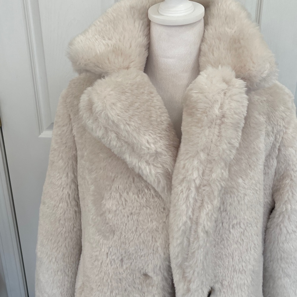 Lulus Cream Colored Shearling Coat - image 2